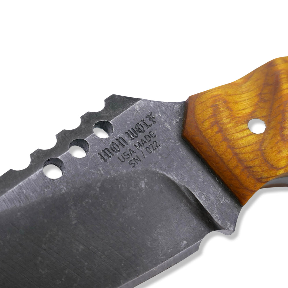 
                      
                        IRON WOLF - Dark Stonewash / Dymalux Lemonwood Handle
                      
                    