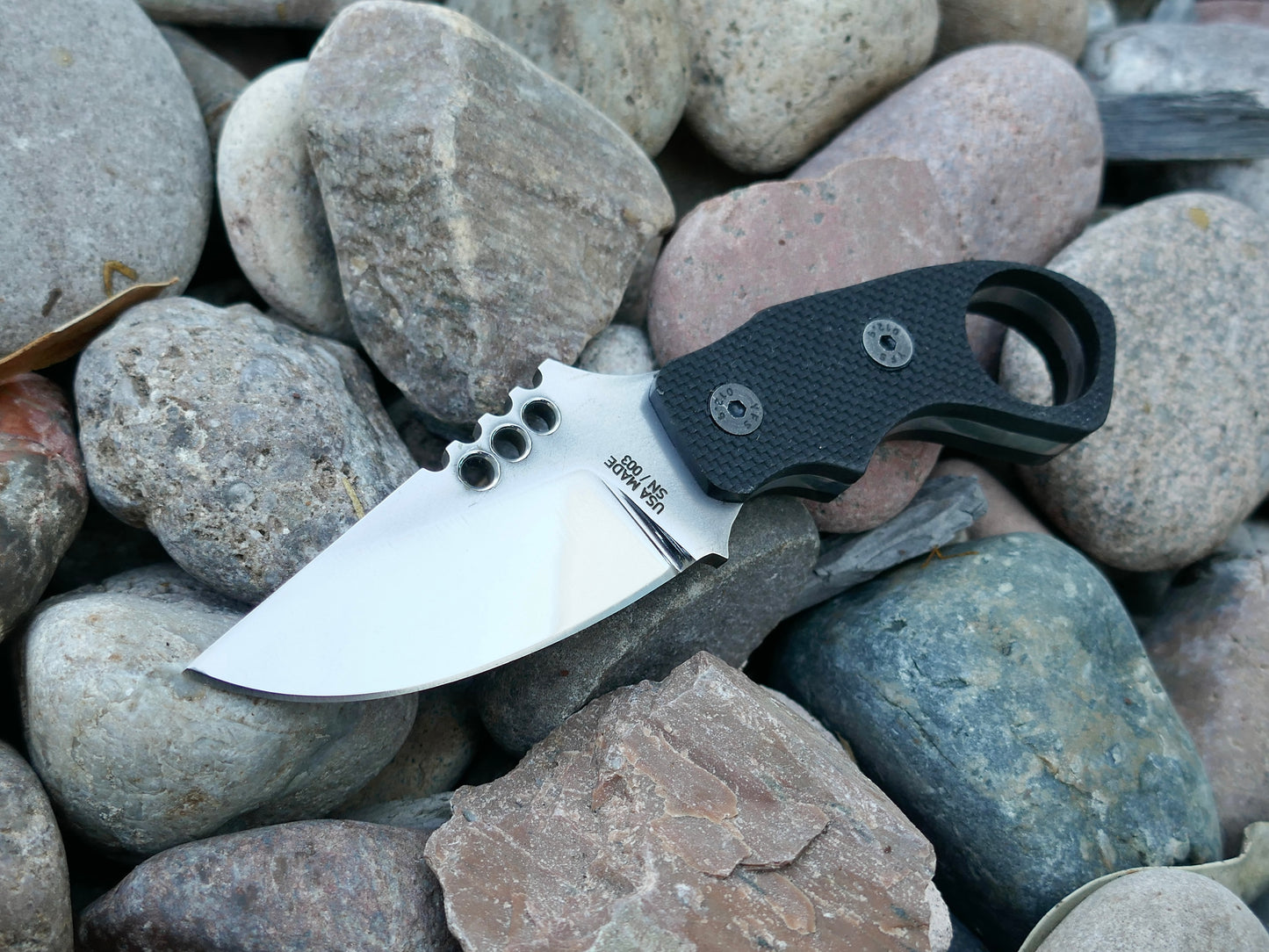 IRON WOLF - Textured G-10 Handle / Mirror Polish