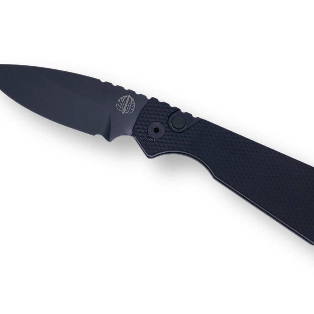 Strider PT+ - Textured Black handle / DLC Magnacut / Black Hardware + Clip - Crimson Tactical