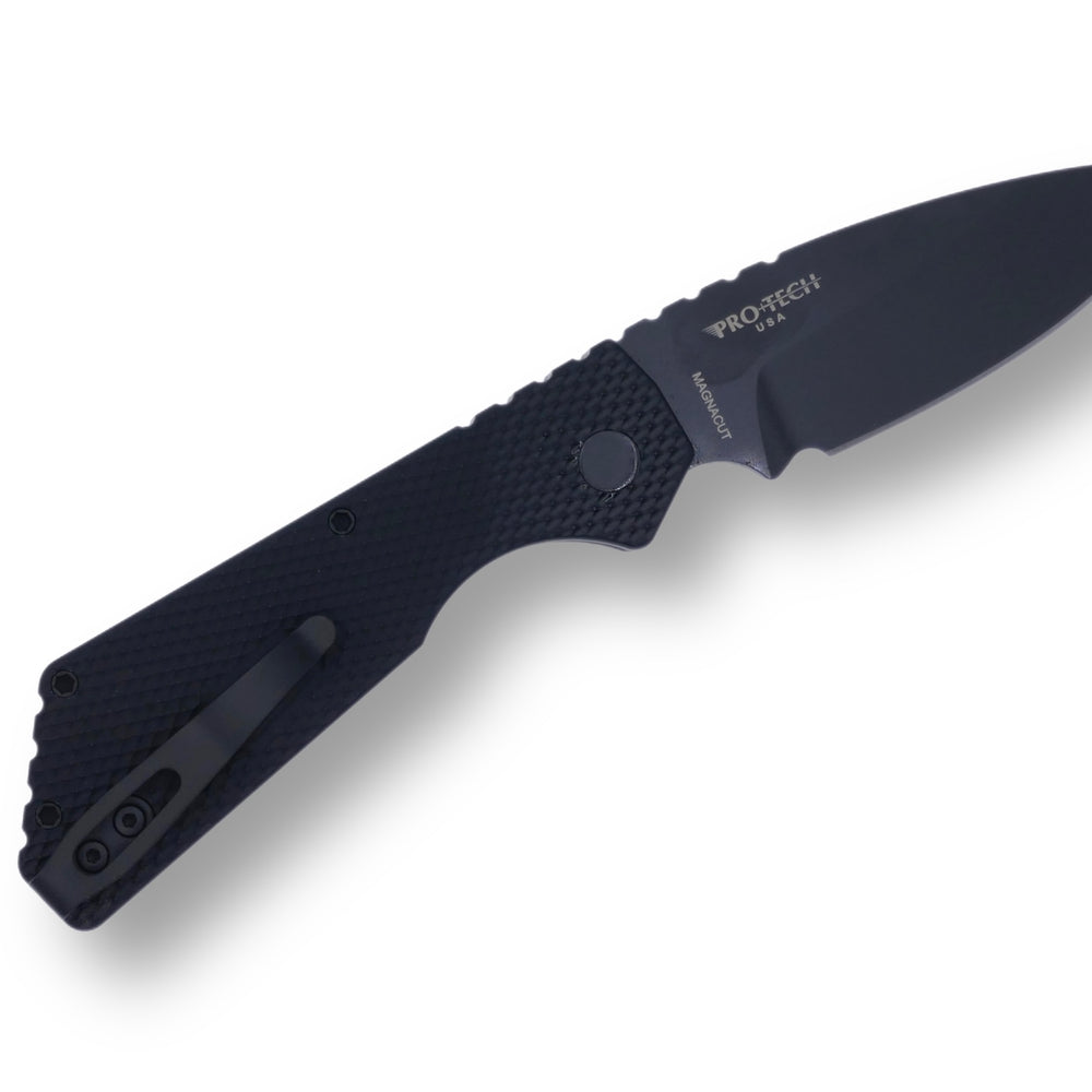 Strider PT+ - Textured Black handle / DLC Magnacut / Black Hardware + Clip - Crimson Tactical