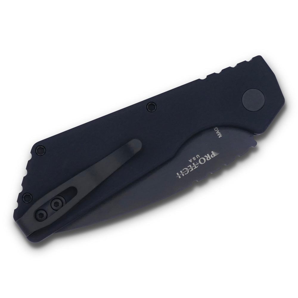 
                      
                        Strider PT+ - Black Solid handle / DLC Magnacut / Black Hardware + Clip - Crimson Tactical
                      
                    